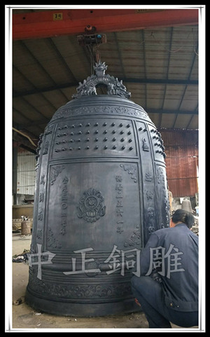 大型銅鐘