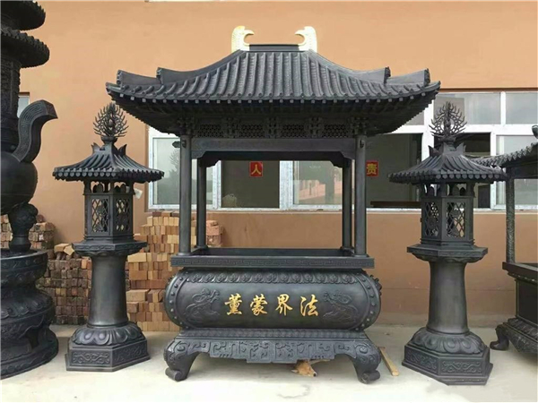 戶外大型鑄鐵香爐.jpg 戶外大型鑄鐵香爐.jpg