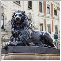 真實比例銅獅子