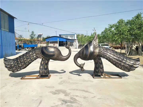 加工孔雀銅像.jpg 加工孔雀銅像.jpg