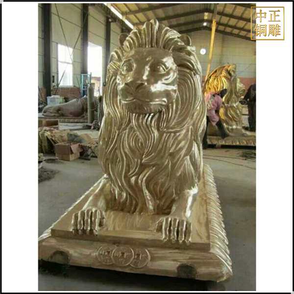鎏金銅獅子