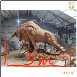 5米開荒銅牛雕塑