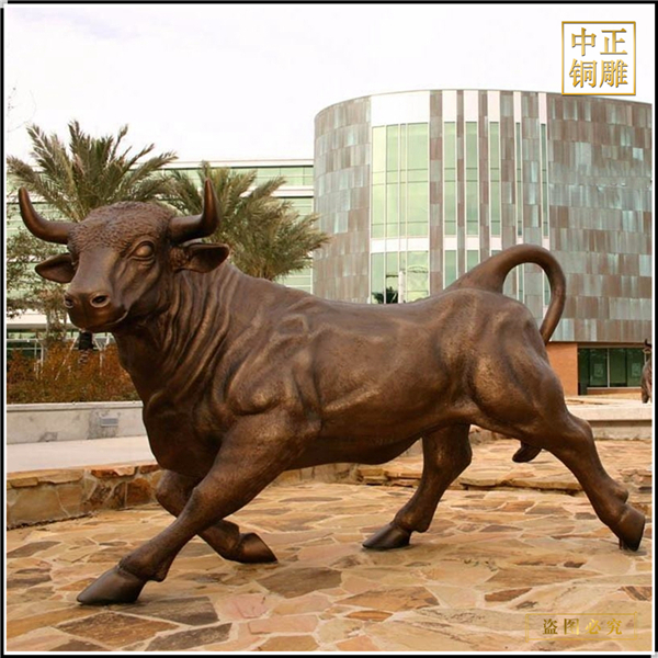 奔牛銅雕