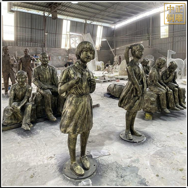 小女孩背書包人物銅雕塑