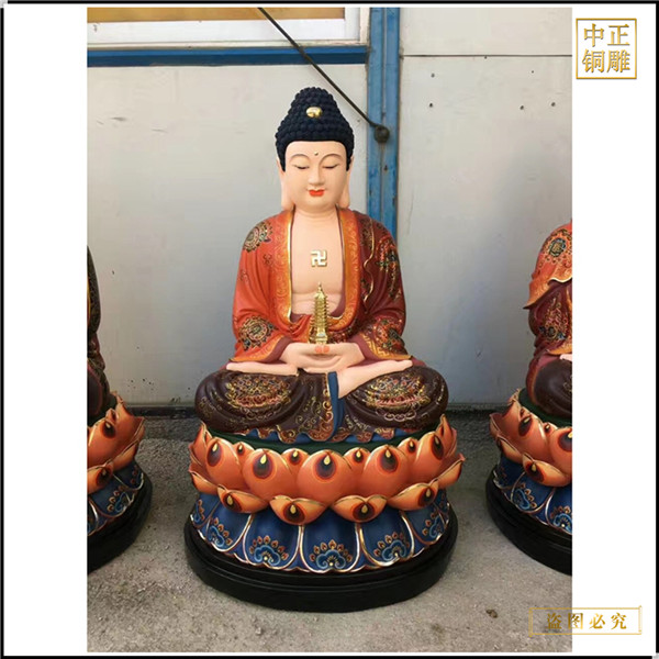 寺廟貼金釋迦牟尼佛